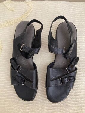 SAS Women's Black Adjustable Slingback Sandals with Textured Straps